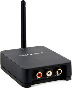 Arcam RBLINK sort DAC-lydkonverter set forfra, RCA- og optiske stik på forsiden