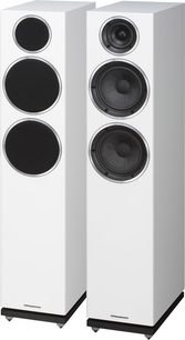 Wharfedale Diamond 230 hvide gulvhøjtalere, set forfra, 3 runde sorte højttalere på hvid front