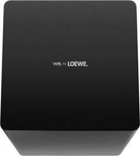 Boxă compactă Loewe We. BOOST neagră, vedere frontală, cu logo we. by LOEWE. central