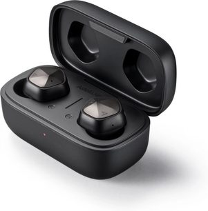 Bezdrátová černá sluchátka Astell&Kern AK UW100, detailní pohled zepředu v matném černém nabíjecím pouzdře