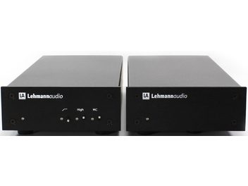 Due preamplificatori phono Lehmann Audio Decade neri, lato frontale, affiancati su sfondo grigio chiaro