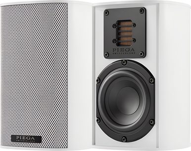 Coluna de prateleira Piega Ace 30 branca, vista de frente, caixa branca, woofer redondo preto, tweeter de fita, grelha metálica