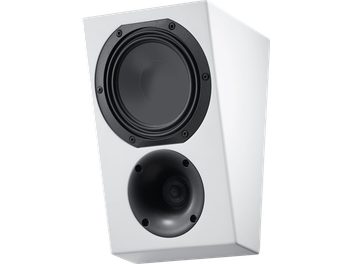 Balta matēta Dolby Atmos skanda Canton AR 4 S2 ar slīpu korpusu, melnu vidējās/zemās frekvences skaļruni un tvīteri, skats no sāna