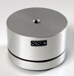 SSC Liftpoint 3,5 hõbedase metallist kontrapunkt pealtvaates, pealispinnale on graveeritud "SSC" logo