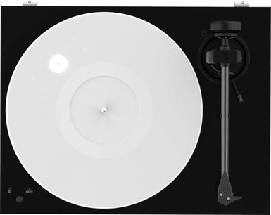 Hi-fi Pro-Ject X1 pladespiller i piano sort, lakeret sort finish, set oppefra, hvid plade, sort tonarm