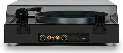 Thorens TD 1500 fekete lakkos hi-fi lemezjátszó, előlről nézve, zárt fedéllel, a hátsó oldalon található csatlakozókkal és vezérlőkkel