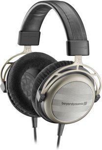Åbent hi-fi hovedsæt Beyerdynamic T1, set fra siden, ovale velourpuder i sort, polstret hovedbøjle, sølvfarvede ørekopper med metalrist