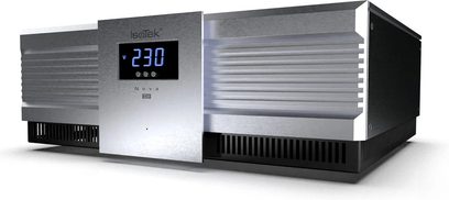 Condizionatore di rete IsoTek EVO3 NOVA argento con pannello frontale rettangolare, schermo digitale blu che mostra 230, scanalature orizzontali, lati neri