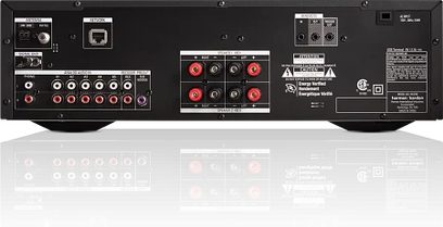 Harman Kardon HK-3770 stereo hi-fi-forstærker, set forfra, sort frontpanel med knapper, stik og rødt display