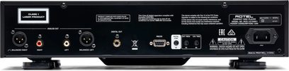 Rotel RCD-1572 MKII CD-spiller i sølv, baksidevisning, analoge og digitale lydkontakter, RS232-port, strømkontakt