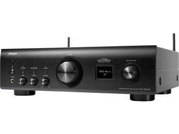 Denon PMA-900HNE -musta integroitu hifi-vahvistin, harjattu alumiinietulevy, suuri äänenvoimakkuussäädin, keskellä näyttö ja takana antennit