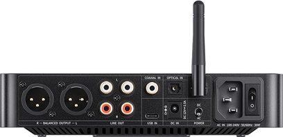 FiiO K13 R2R hovedtelefon-forforstærker i sort, metalhus, bagpå med XLR, RCA, optisk, koaksial, USB-C, antenne og IEC-stik