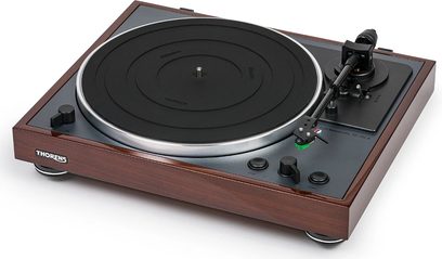 Giradischi hi-fi Thorens TD 102 A in noce lucido, vista dall'alto in prospettiva, piatto nero, braccio di lettura, pulsanti e manopola