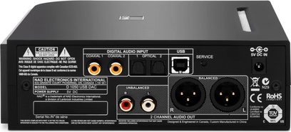 NAD D1050 grafiithall audio DAC-muundur, esivaatest, 2 optilist sisendid, 1 koaksiaalsissend, 1 USB-sisend, 2 asümmeetrilist RCA-väljundit
