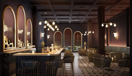 Spațiu interior cu bar în unghi, taburete metalice, mese rotunde, fotolii tapițate, candelabre suspendate, ferestre arcuite