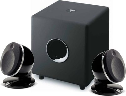 Focal Dome CUB 3 2.1 højttalersæt i sort: 2 sorte kugleformede satellithøjttalere, sort kubisk subwoofer, set forfra
