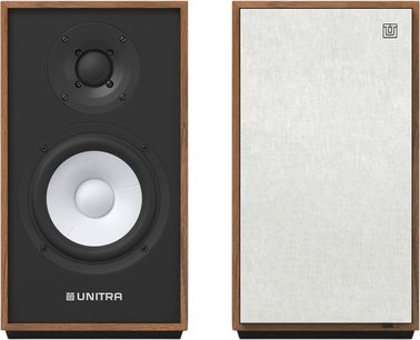 Pár knihovních reproduktorů Unitra ZGB-401, ořechový rám, černý přední panel, bílý woofer a tweeter vlevo, lněná mřížka vpravo, pohled zepředu