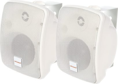 Par de colunas de exterior ArtSound ASW45.2 brancas com grelha metálica e suporte de parede lateral