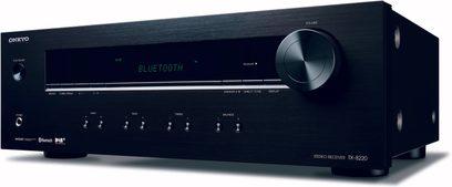 Integrierter Stereo-Hi-Fi-Verstärker Onkyo TX-8220, Dreiviertelansicht, schwarze Front, runde Knöpfe, digitales Display
