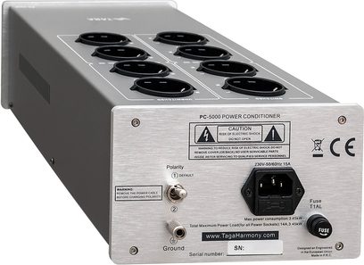 Taga Harmony PC-5000 gümüş renkli şebeke kondisyoneri, ön görünüm, 8 adet prize, anahtar, LED gösterge ışığı, sigorta yuvası
