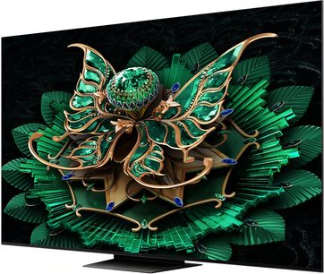 TCL 85C7K fekete, ultra vékony fémkeretes, szinte keret nélküli HD televízió, óriási lapos képernyővel, középen elhelyezett téglalap alakú állványon, háromnegyedes előlátás