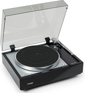 Gramofon Thorens TD 1601 v černém lesklém provedení, pohled shora, otevřené víko, raménko, otočný talíř