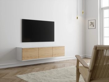 Meuble audio‑vidéo mural Unnu Classic Series Model 230, blanc avec façades en bois clair à trois portes, vue de trois‑quarts