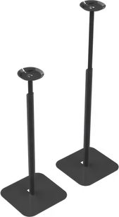 Două picioare de boxe Flexson Suporturi de podea reglabile Essentials negre, din metal, cu bază pătrată și tijă verticală cilindrică