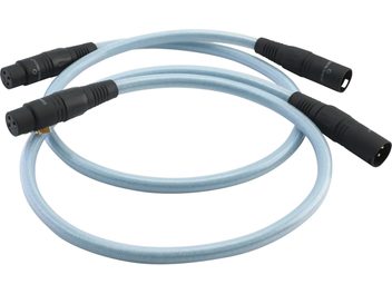 Пара аналогови аудио кабели Oehlbach Series 2 XLR, светлосиня плетена найлонова обвивка, черни метални XLR мъжки и женски конектори с позлатени контакти, леко перспективен общ изглед