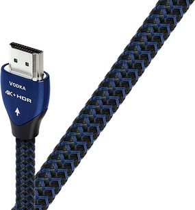 1,5 meter Audioquest Vodka HDMI-kabel med blå stik og blå og sort flettet kappe, set oppefra