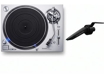 Sidabrinis vinilinių plokštelių grotuvas Technics SL-1200GR2 su juodu disku ir S formos tonarmu, šalia – juoda Concorde Music galvutė