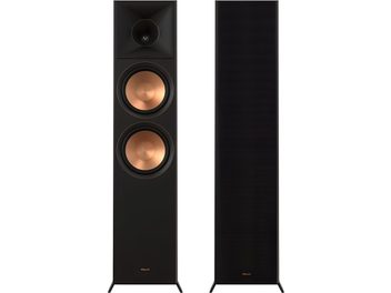 Due casse a colonna Klipsch RP-8060FA II finitura noce, pannello frontale nero, altoparlanti color rame, su sfondo nero