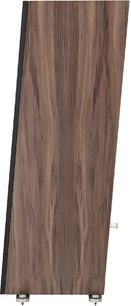 Sloupový reproduktor PMC Twenty5.26i v ořechovém provedení, pohled zepředu, dřevěná úprava ořech, černá mřížka, dva reproduktory, kovové nožičky