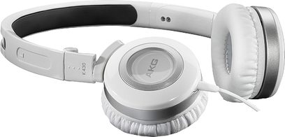 Bílá circum-aurální sluchátka AKG K430, pohled z levého profilu, černý polstrovaný hlavový most, bílé oválné náušníky