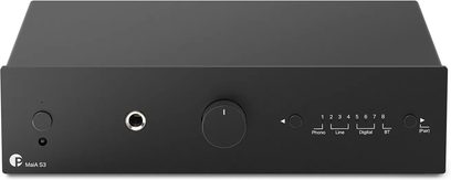 Integreret stereo-forstærker Pro-Ject MaiA S3 sort, set forfra, enkel front med stor central drejeknap og hovedtelefonudgang
