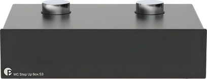 Preamplificador phono Pro-Ject MC Step Up Box S3 negro, vista frontal con dos botones giratorios en la parte superior