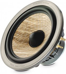 Diffusore Focal Aria 906 nero laccato, vista ravvicinata frontale del cono in fibra di vetro beige e del tweeter nero