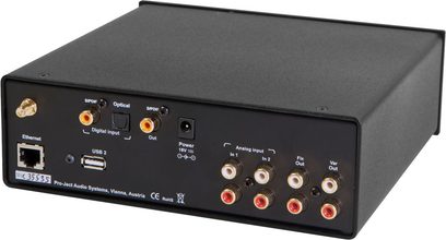 Rektangulært sort kabinet med audio- og netværksforbindelser, knapper og indikatorer på forsiden, Pro-Ject Stream Box DS plus netværksaudioafspiller i sølv