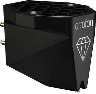 Ortofon MC X10 lemezjátszófej fekete, fényes kompozit házban, jobboldali elülső ferde nézet, hatszögletű mélyített felső rész, ezüst színű gyémántlogó a jobb oldalon és két aranyozott hátsó csatlakozó