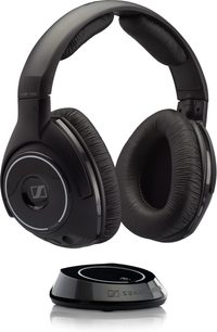 Trådløst Sennheiser HDR 160 hovedsæt i sort, set fra siden og forfra, med rund sort opladningsbakke