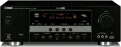 Yamaha RX-V563 Schwarz Heimkino-Verstärker, Frontansicht, blaue LED-Anzeige, silberne Knöpfe und Regler