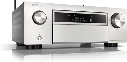 Denon AVC-X6700H sølvfarvet hjemmebiografsforstærker, frontvisning, blå skærm "Blu-ray Dolby Atmos", frontknapper og -stik