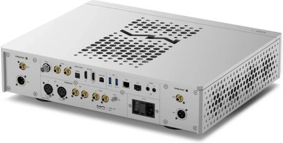 Matrix Audio MS‑1 nettverksspiller i sølvfarget aluminium, trekvarts baksidevisning som viser et rektangulært chassis med stor perforert grill på toppen og sidene, tettpakket tilkoblingspanel med RCA/XLR-utganger, USB-porter, HDMI, LAN og strøminntak