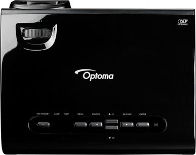 Optoma EX525ST sort videoprojektor, set forfra, med linse, kontrolknapper og tilslutningsporte