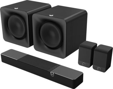 Schwarze Klipsch Flexus Core 100 Soundbar mit zwei passenden Sub 100 Subwoofern und zwei passenden Surr 100 Surround-Lautsprechern
