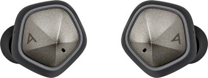 Astell&Kern AK UW100 MKII trådløse hovedtelefoner set forfra, sølvfarvede transducere, sorte ørekopper, indgraverede "A"-logoer