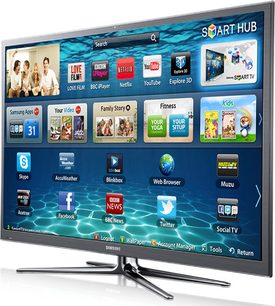Samsung PS64E8000ZF fladskærms-tv, set forfra, der viser en "Smart Hub" brugergrænseflade med forskellige apps