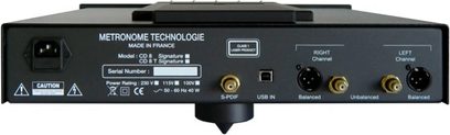 Metronome Teknologi CD8 USB sort CD-afspiller, frontvisning med display, knapper og stik på forsiden