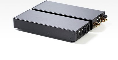 Preamplificatore phono Lehmann Audio Decade argento, case rettangolare in metallo argentato, pannello frontale nero, connettori posteriori dorati