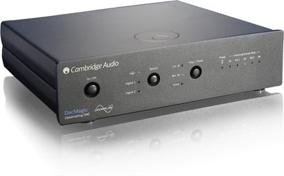 Cambridge Audio DAC Magic sort audio-DAC-konverter, set forfra, rektangulært mat sort kabinet, 3 knapper og 4 LED-indikatorer